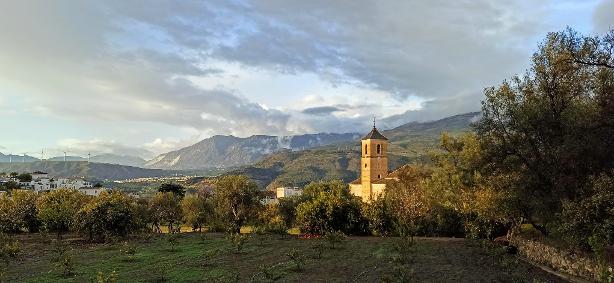 Wandelen door de olijfboomgaarden van Granada