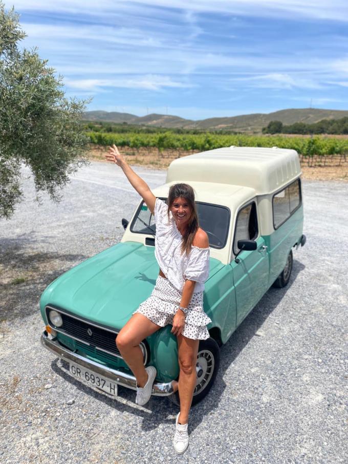 Bodega Señorio de Nevada, Chloë Sterk, Renault 4