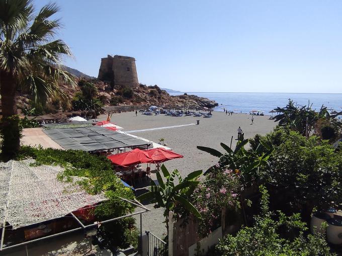 Playa Tesorillo, een pareltje, bekend aan de Costa