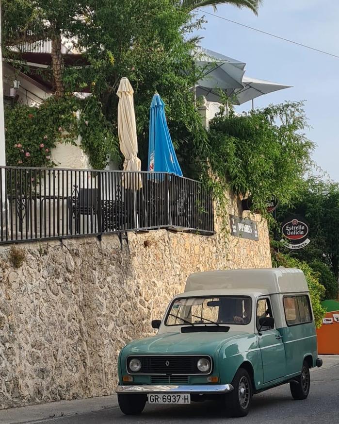 Una Más tussen Sierra en Costa, even halt houden bij Café Bar Venecia